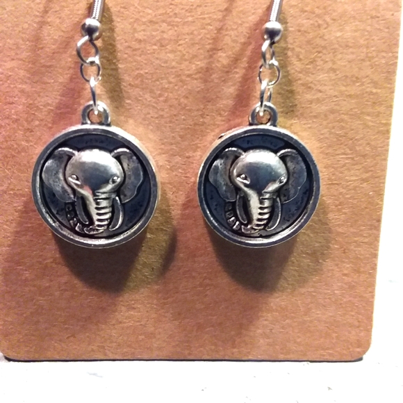 Elephant Earrings - Picture 1 of 2